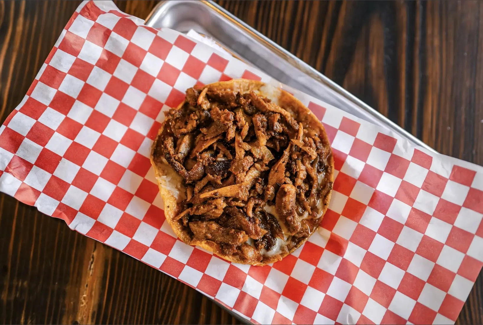 Charcoal-grilled meat taco